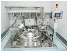 Step1 まずは原料をタンクの中で配合！