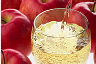 果実酢の一種であるりんご酢は、フルーティーな味わいが特徴です。