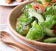 黒酢は調味料として使う以外に、ドレッシングやヘルシードリンクなどの材料としても使えます。