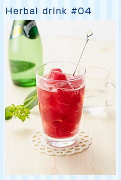 4.ハイビスカスのルビーアイスソーダ