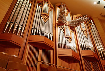 世界最大級の規模を誇るサントリーホールのパイプオルガン