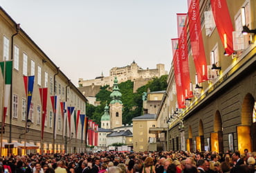 人口約15万人の町に、毎年25万人以上のクラシックファンや観光客を惹きつけている「ザルツブルク音楽祭」