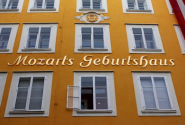 オーストリアのザルツブルクにあるモーツァルトの生家。