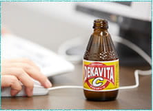 「仕事前の朝の一本、『デカビタC』」