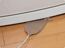 すきまモップで掃除。