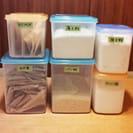 粉物を容器に入れラベリングした写真